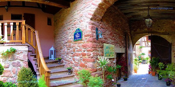 escalier-cour-maison-alsacienne.boersch.alsace.panoramque.jpg