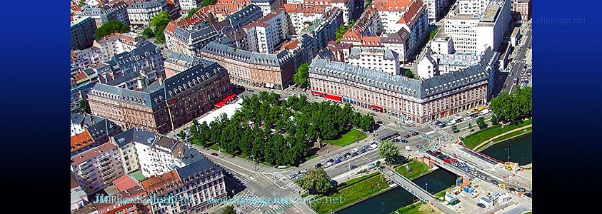 place-de-la-bourse.strasbourg.photo.panoramique.avion.jpg