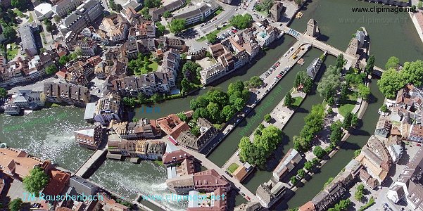 ponts-couverts.petite-france.strasbourg.photo-aerienne.panoramique.jpg