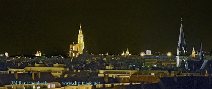 photo-panoramique.strasbourg.nuit.cathedrale-iluminee.