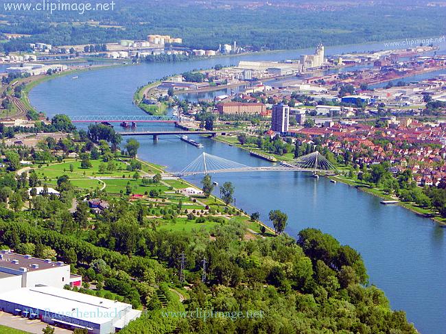 jardin-des-deux-rives.passerelle-mimram.rhin.kehl.photo.strasbourg.photo.aerienne.jpg