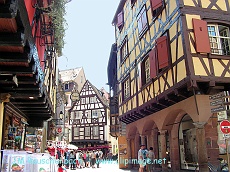 rue pietonne a colmar.alsace