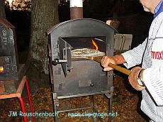 tarte flambee enfournement.alsace