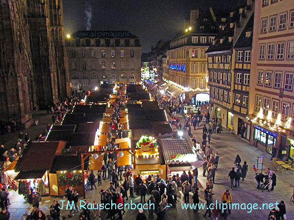 ,marche-de-noel.place-cathedrale.strasbourg6.jpg