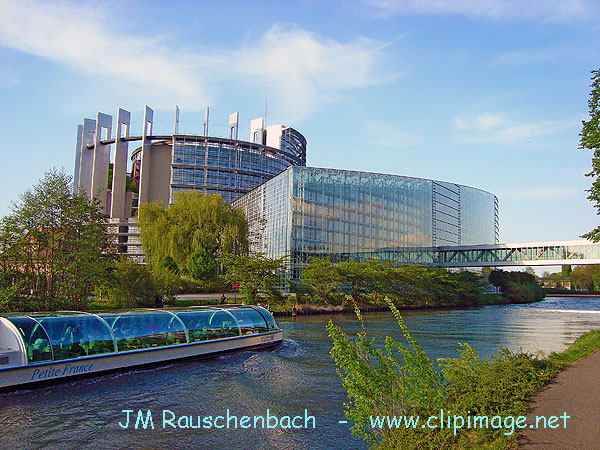 bateau mouche, ill, parlement europeen.jpg