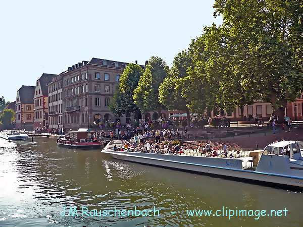 ill et embarquadere bateau mouche,strasbourg.jpg