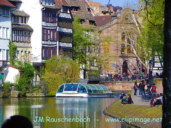 quai.de.la.petite.france.strasbourg.avril.jpg