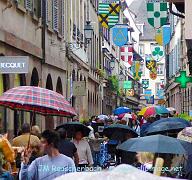 rue des orfevres sous la pluie