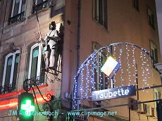 statue.place,de,l-homme,de,fer.strasbourg.hiver