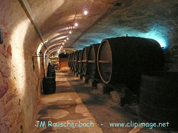 cave a la brasserie kronenbourg.jpg