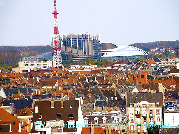 toits de strasbourg nord, antenne tv france 3 et parlement europeen.jpg